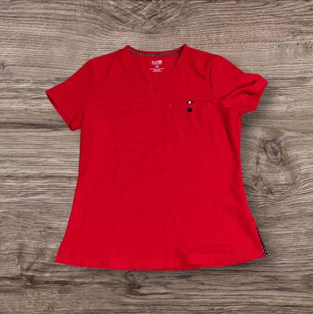 Koi Red V-Neck Pocket Medical Nursing Scrub Top Women’s XS